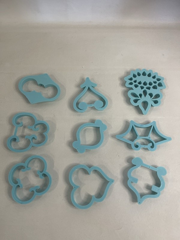 Vintage Wilton Cake Decorating Tools Fondant Cutters Pattern Press Set of 9