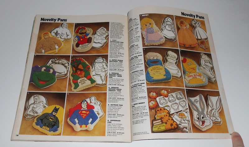 Vintage 1994 WILTON Cake Decorating Catalog Fashion Halloween TMNT Dinosaurs