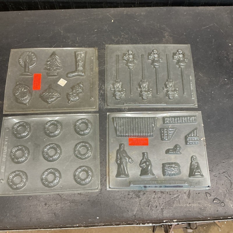 Chocolate/Candy Molds Holiday Christmas Nativity, Wreath, Snowman
