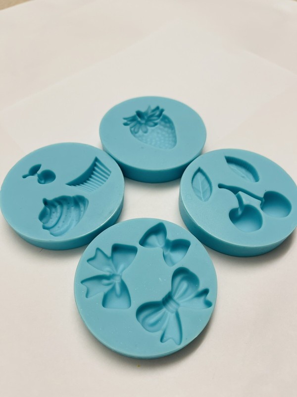 4 Pcs Silicone Mold for Fondant Cake Decorating gallery