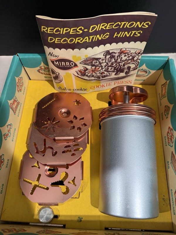 Mirro Dial A Cookie Kit Vintage Kitchen Press gallery