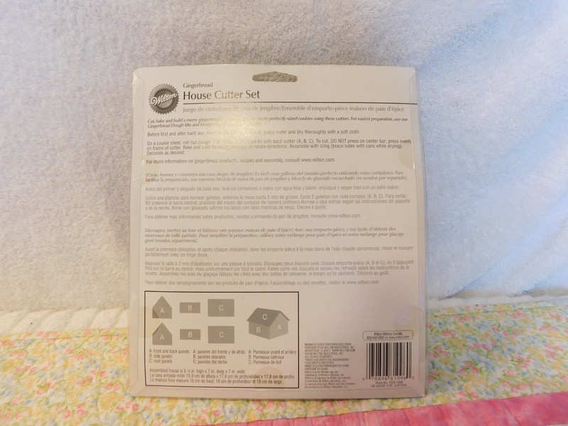 Wilton GINGERBREAD HOUSE Cookie Cutter Set 3 Cutters gallery