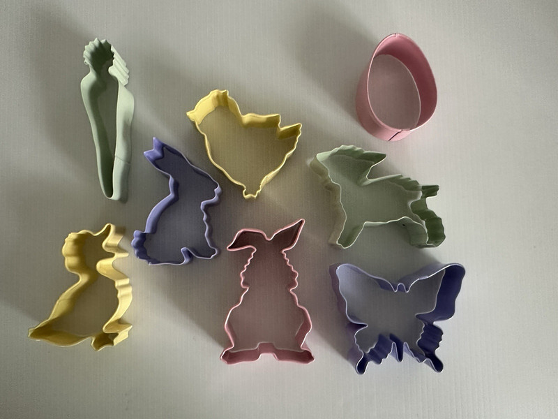 (8) WILLIAMS SONOMA Easter Spring Cookie Cutters Lamb Bunny Carrot Egg Duck NEW gallery