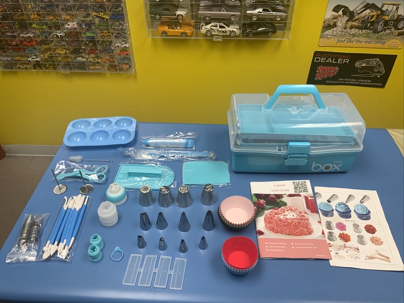 CAKE DECORATING SUPPLIES WITH TOOOL STORAGE BOX