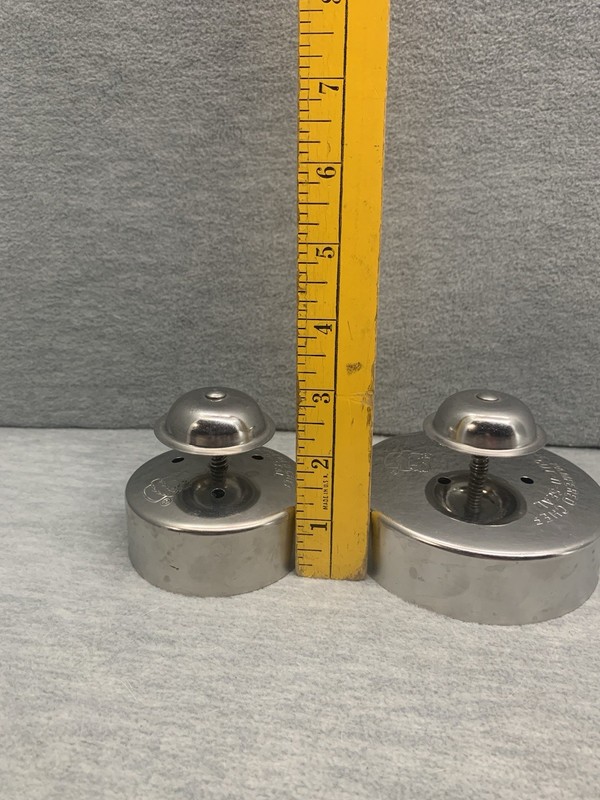 2 Pampered Chef Cut N Seal Pastry Cutter Biscuit Cutters 3 & 4 Inch Cooking gallery