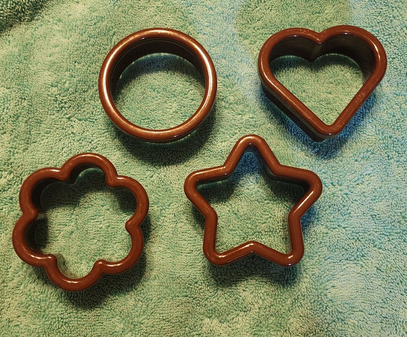 Vintage Set of 4 Heavy Duty Plastic Cookie Cutters Heart, Circle, Flower, Star gallery