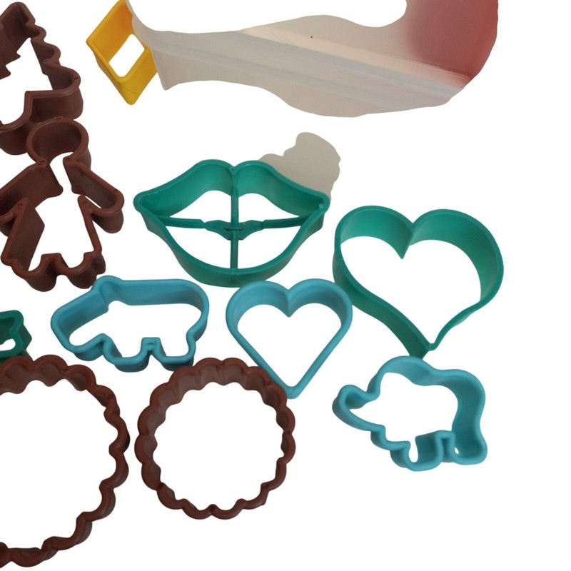 Plastic Cookie Cutter Set Storage Box 17 Assorted Shapes Hearts Animals Holiday gallery