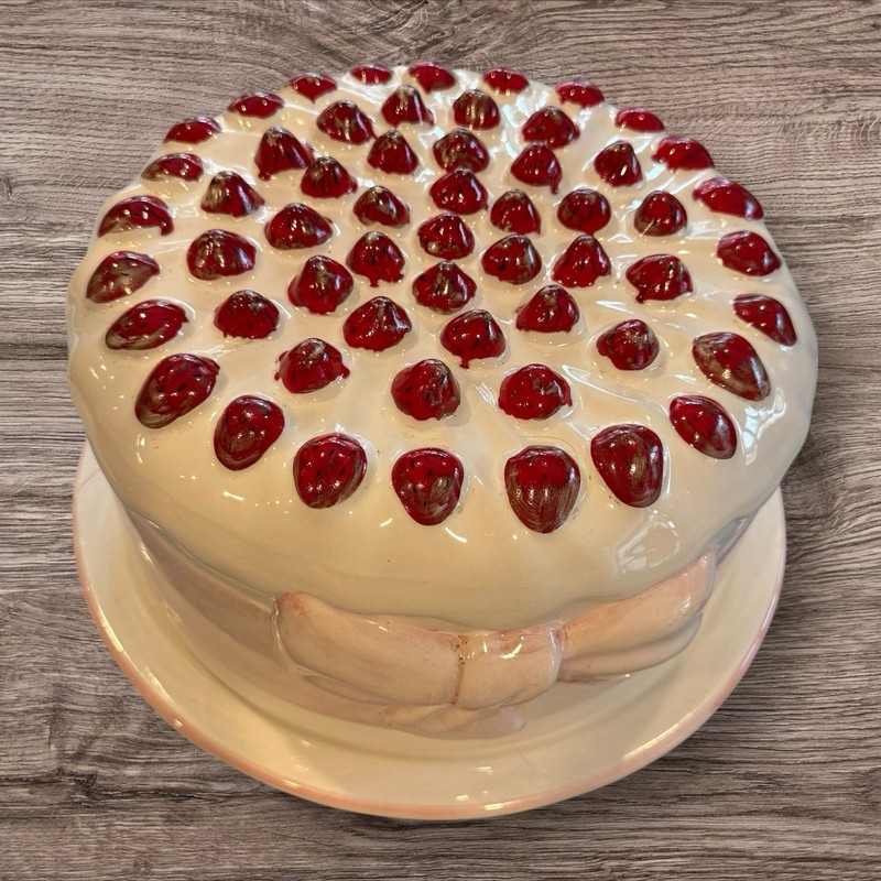 Unique Vintage Strawberry Shortcake Ceramic Cake Plate Dome Cover w/ Bow