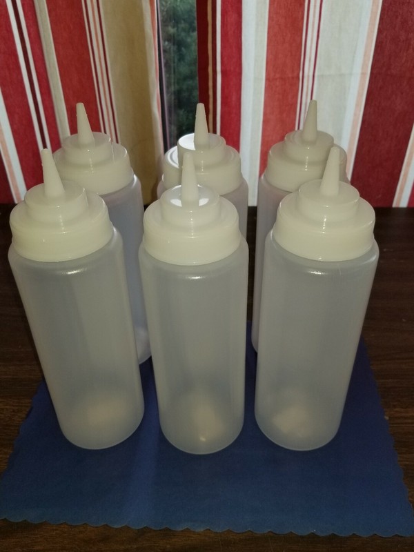 32 oz CLEAR SQUEEZE BOTTLE SAUCES/CONDIMENTS/CAKES/PASTRY CHOICE ((SIX BOTTLE))