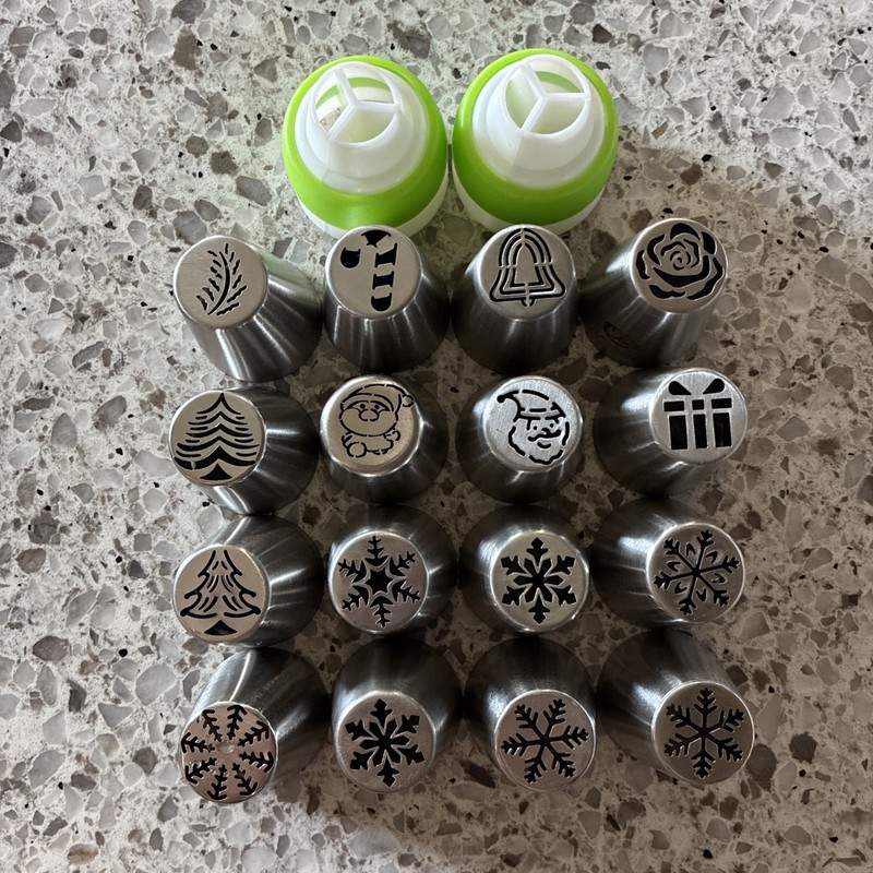Christmas Russian Piping Tips 18pcs