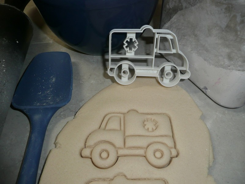AMBULANCE VEHICLE EQUIPMENT EMERGENCY MEDICAL SERVICES COOKIE CUTTER USA PR2605 gallery