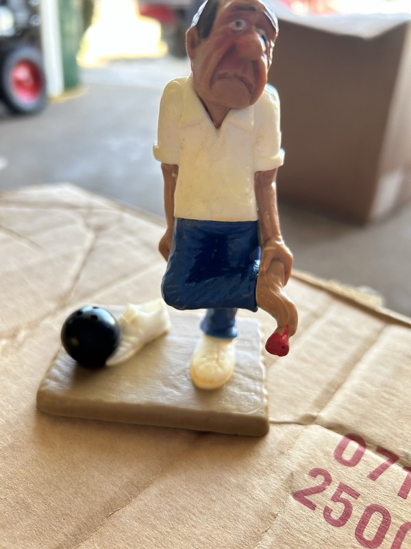 VINTAGE WILTON BOWLING CAKE TOPPER - BUMBLING BOWLER - PLASTIC - 4 3/4" HIGH
