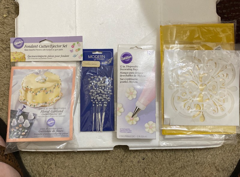 LOT Wilton decorating Fondant Cutter/ejector, Disposable Bags, Stencils & Decor