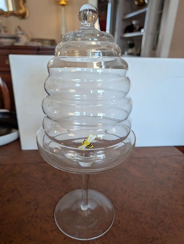 Williams Sonoma Glass Beehive Cloche & Dessert Pedestal