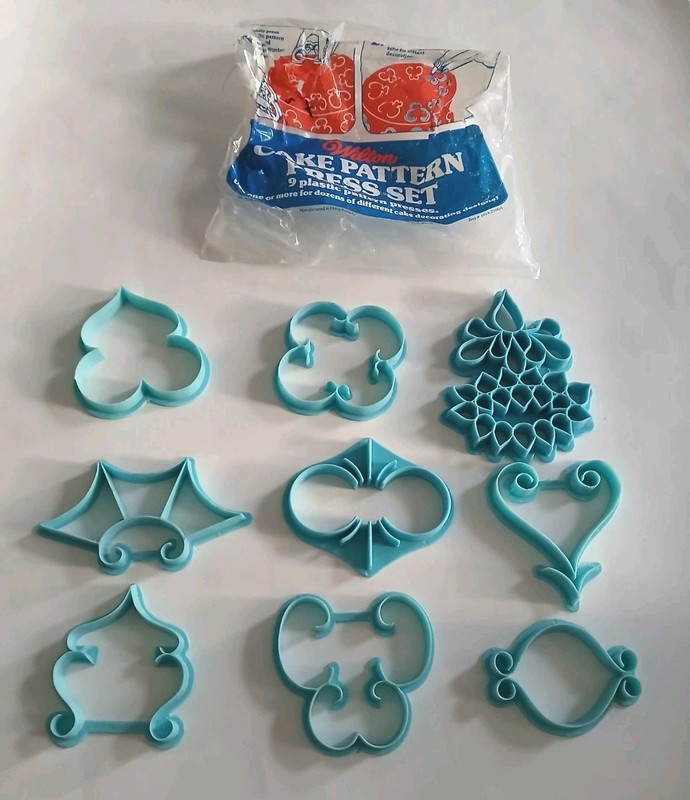 Vtg Wilton Cake Plastic Pattern Press Set Of 9 Decorating Tools Fondant Cutters