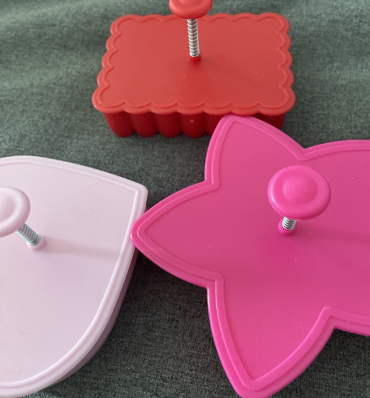 Message Plunger Cookie Cutters Heart,Star, Scalloped Square No Letters gallery