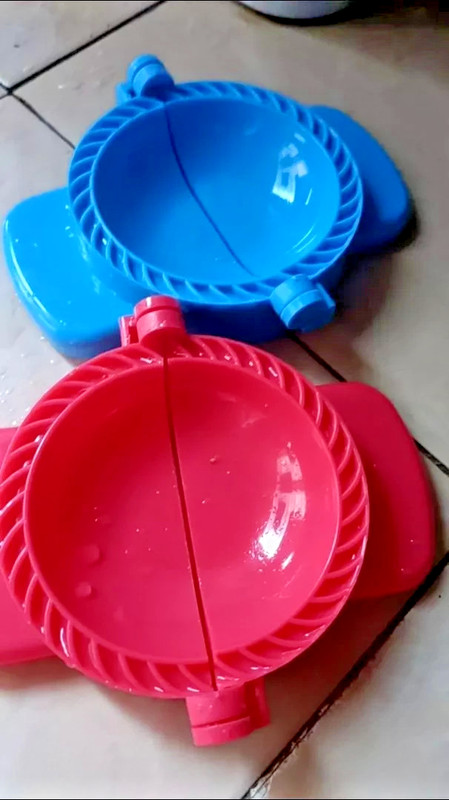Pastry Curry Puff Dumpling Mold Round Dough Press Tool 2 Pcs Empanada Maker