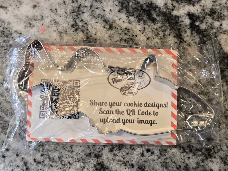 Bass Pro Shop Cookie Cutter /w Recipe NEW Sealed Metal Santa Fish Cookies 5.5″