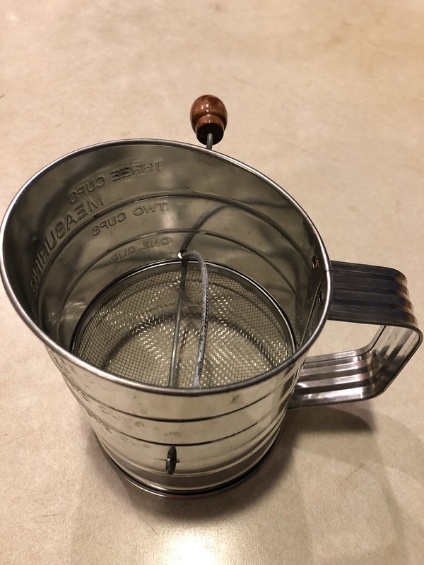 Metal 3 cups Measuring Flour Sifter gallery