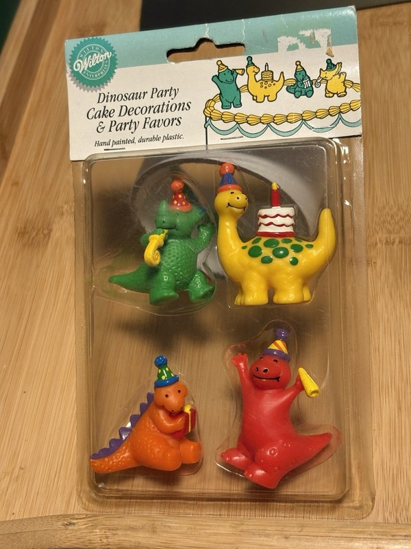 Vintage Wilton Cake Decorations Dinosaurs 1994 Cake Toppers Cupcakes