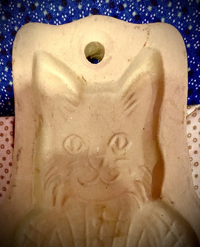 Vtg Lady CAT in Dress with Apron BROWN BAG Cookie Art MOLD 1988 gallery