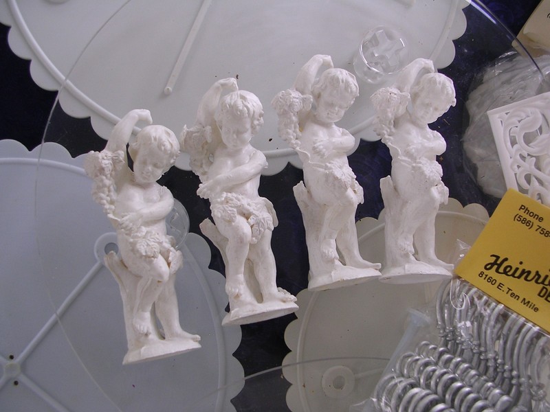 WILTON WEDDING CAKE DECORATING PILLARS, CHERUBS,SEPARATORS, FILIGREE ++75pc lot gallery
