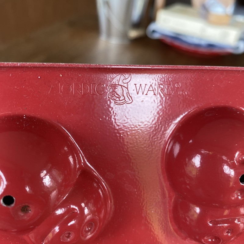 Vintage Nordic Ware Snowman Cake Pop Mold Metal interlocking trays Christmas (b) gallery