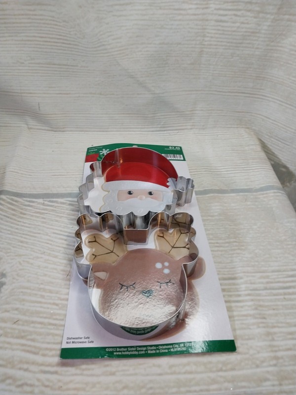 New Set Of 2 Santa & Reindeer Metal Cookie Cutters Baking Holiday Sugar Decorate gallery
