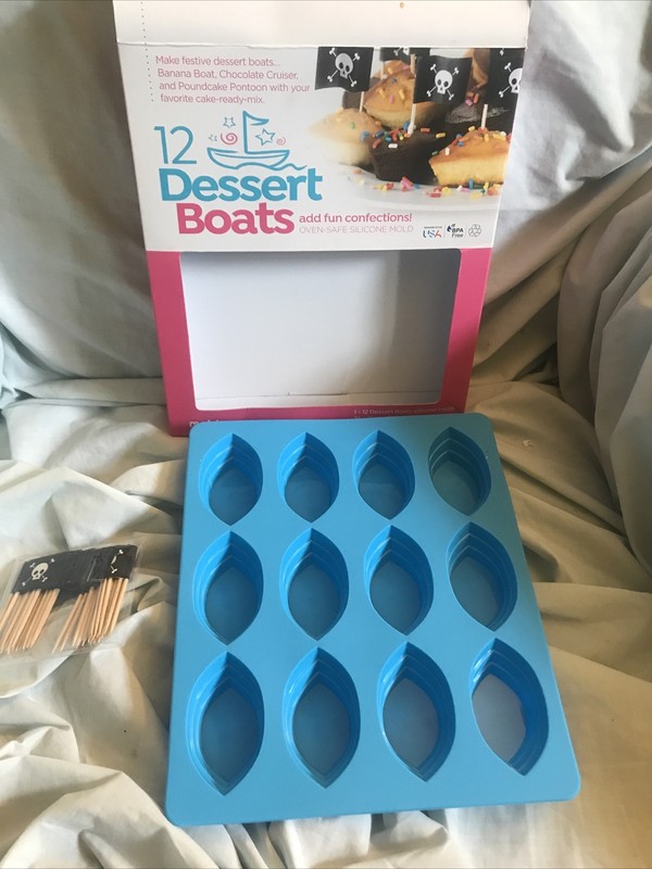 Dessert Boats Silicone Cooking Mold 12 Slot Dishwasher & Oven Safe W/ 36 Flags gallery