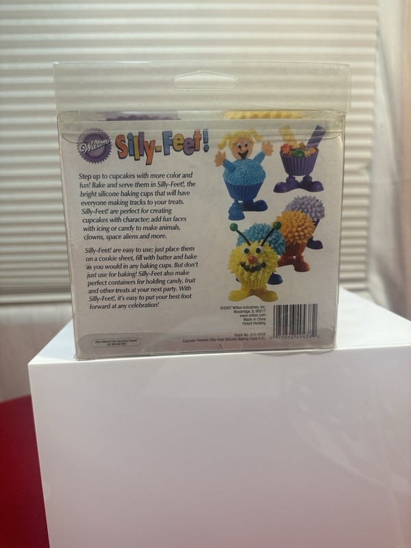 WILTON Silly Feet Silicone Baking Cups, 4-Pack For Cupcakes & Muffins gallery
