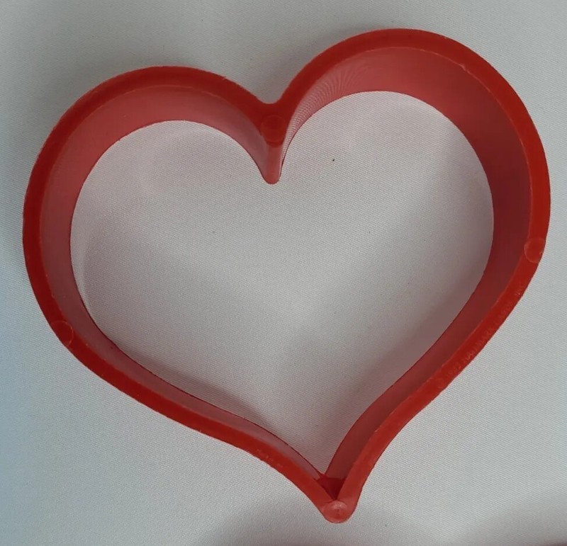 Cookie Cutters Heart Shape 6 Count Plastic Assorted Sizes Up To 5" Romantic gallery