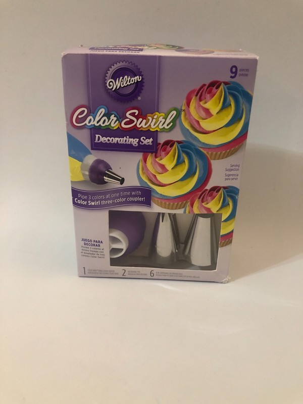NIB-Wilton Color Swirl 9 Piece Decorating Set-Decorating Tips/Coupler/Bags