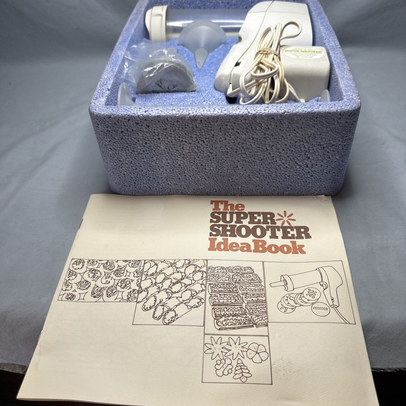 Vintage WearEver 70001 Super Shooter Electric Cookie Maker -Works Great gallery