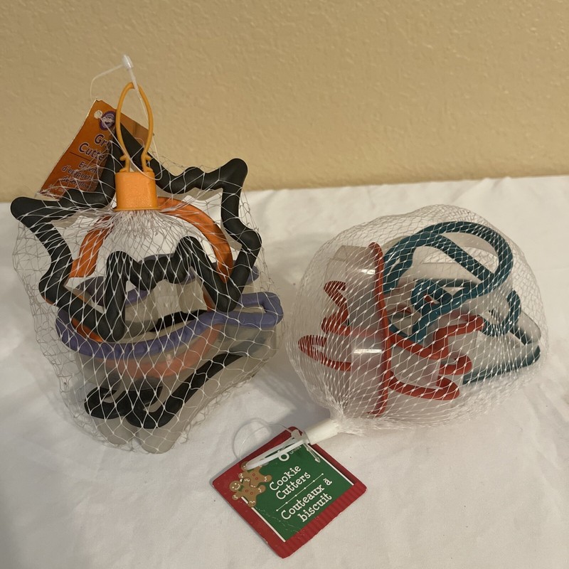 Holiday Christmas Shapes and vintage Halloween Plastic Cookie Cutters, 6 CT