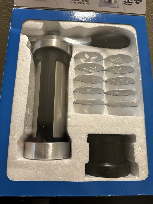 New Wilton Cookie Pro Cookie Press Set W/ 10 Stainless Steel Disks & Disc Storag gallery
