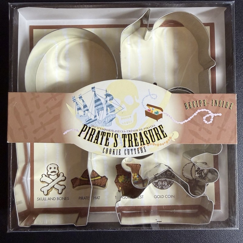 Cookie Cutter Set Pirate’s Treasure, 5 Piece NEW in Orig Box