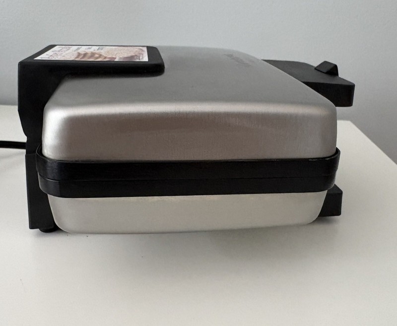Cuisinart Pizzelle Press WM-PZ2C Non Stick Italian Cookie Maker Tested Clean gallery