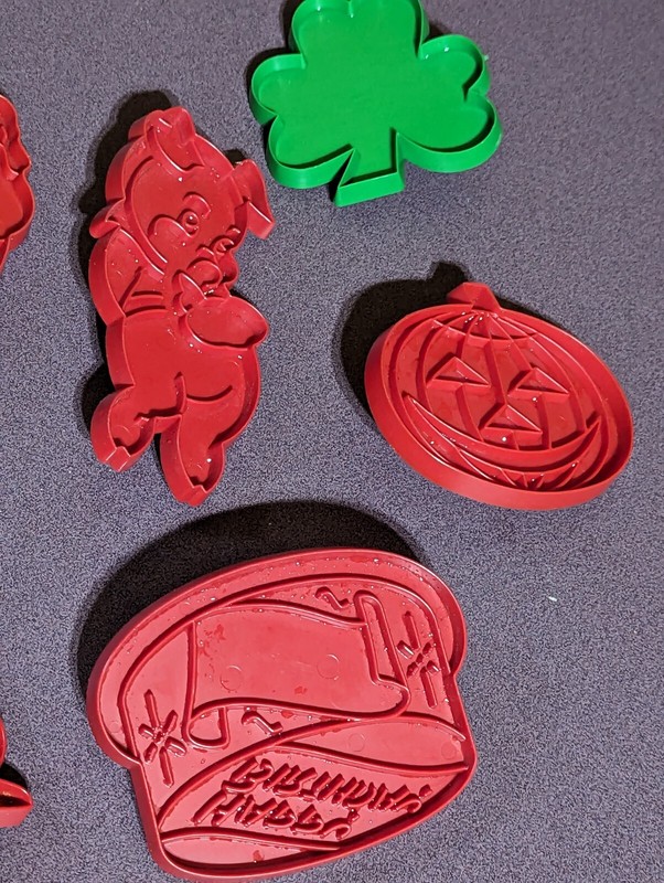 Tupperware Holiday Cookie Cutters Porky the Pig Piggy, Turkey, Halloween, Lot 6 gallery