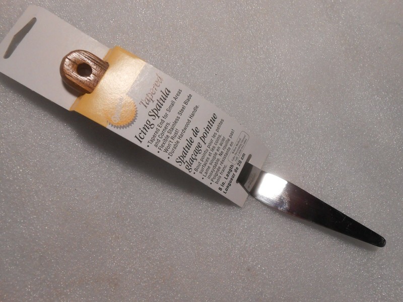 Wilton 8″ Tapered Cake Frosting Spatula Stainless Wood Handle Japan