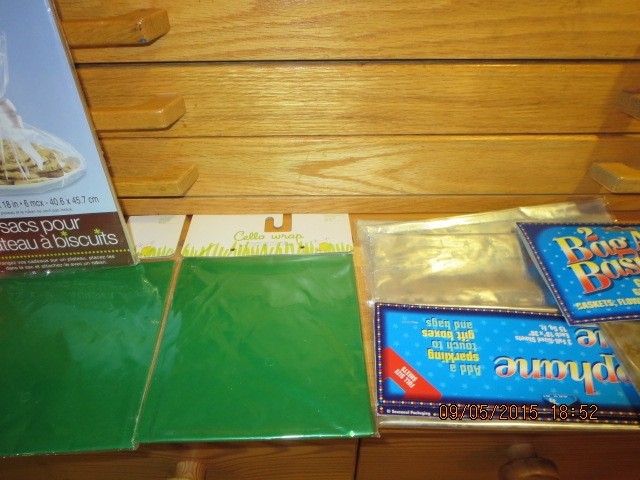 LOT OF 9 CELLOPHANE TRAY BAGS----GREEN-CLEAR-STAR--#R13-11 gallery