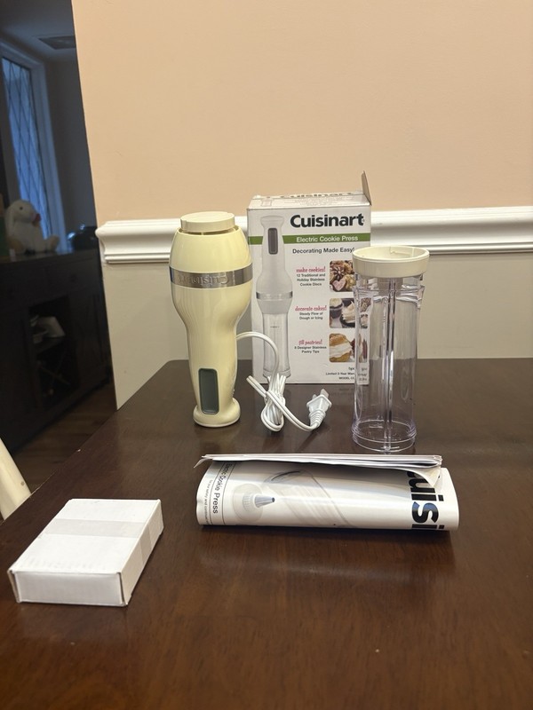 Cuisinart CCP-10 Electric Cookie Press with 12 Discs and 8 Decorating Tips