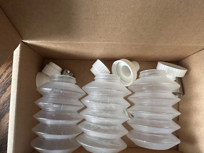 PAMPERED CHEF Bottle Decorator Set #1585 3 Tips Bottles Cake Cookie Frosting gallery
