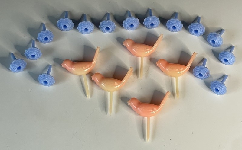 Lot of (20) Vintage Plastic Cupcake Cake Topper Baker’s Decorating Birds Flowers