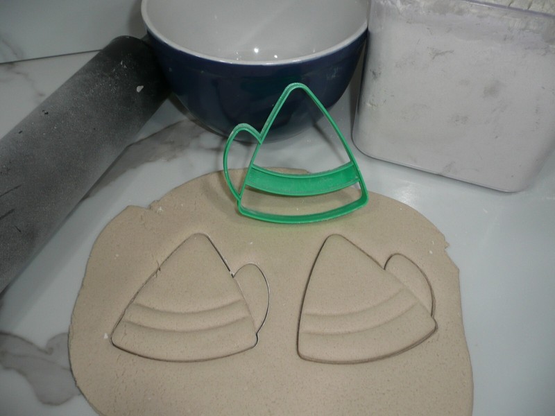 ELF HAT CHRISTMAS MOVIE THEME COOKIE CUTTER USA PR5357 gallery