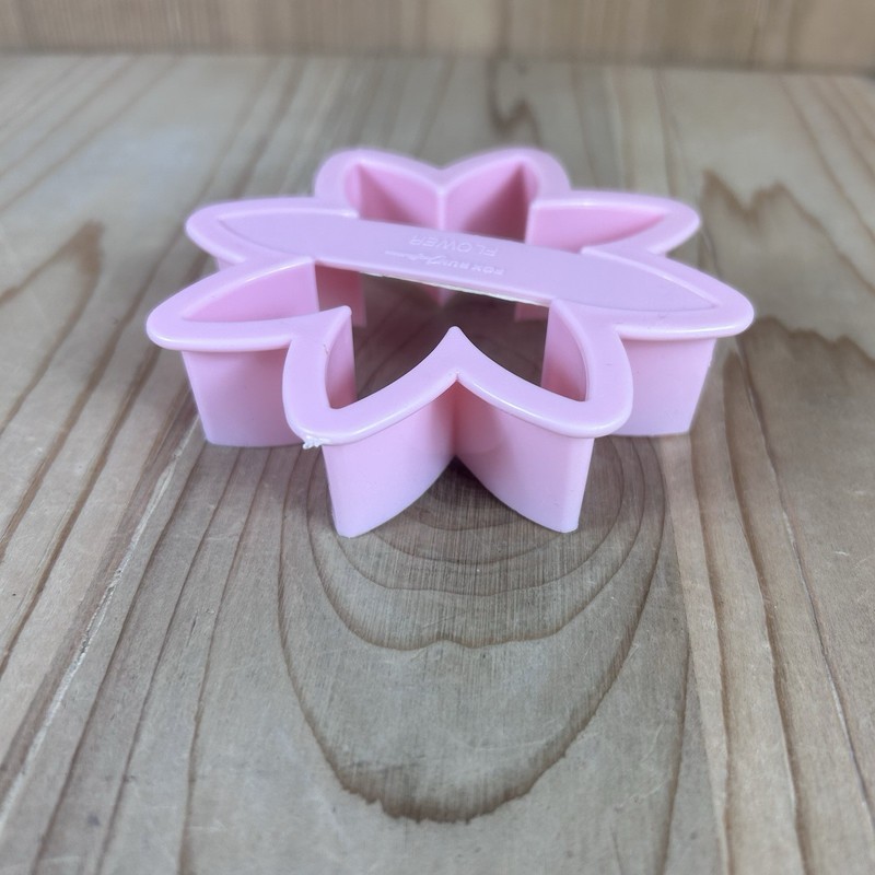 Fox Run Craftsmen Cookie Cutter Lot Of 2 Flower Butterfly Plastic 4x3” gallery