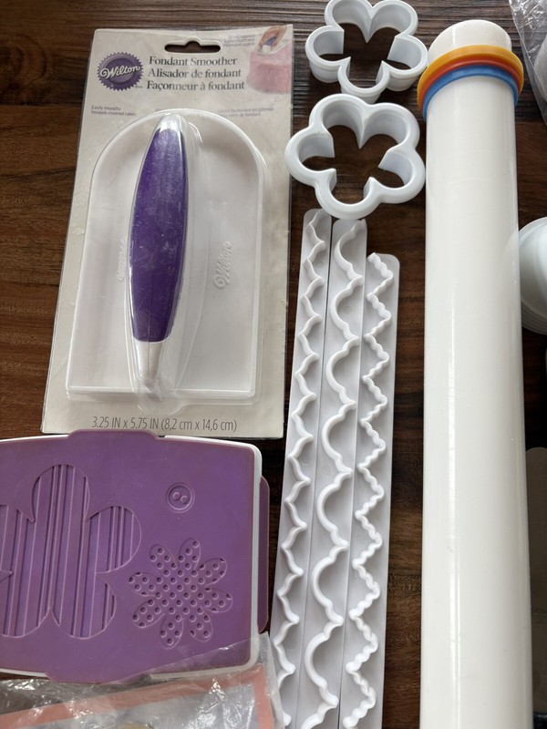 Wilton And Ateco Cake Decorating Lot Spatulas Cutter Set gallery