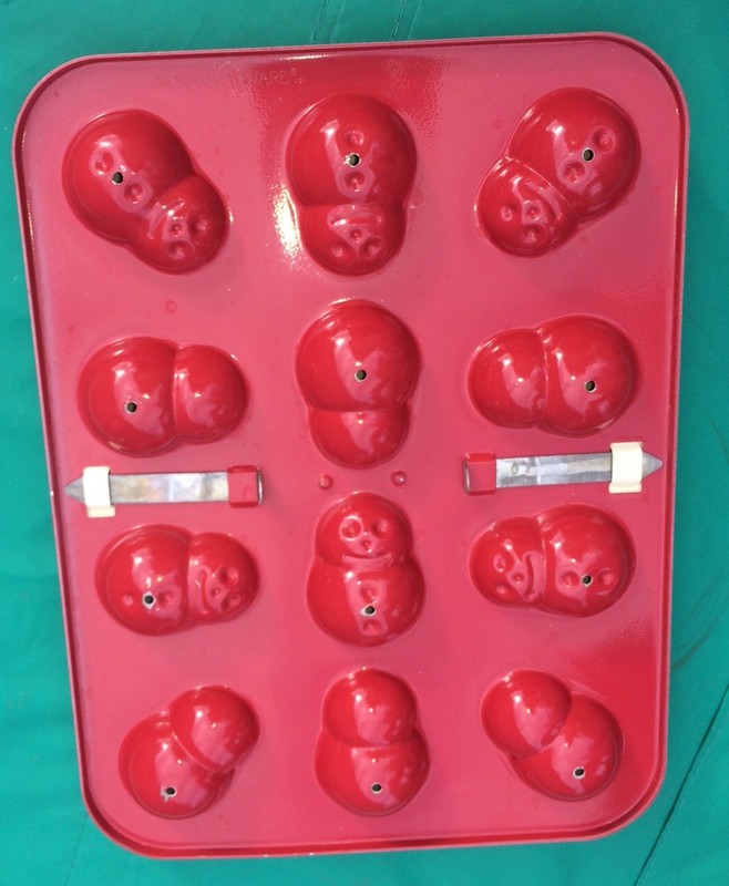 Candy Cake Molds Christmas Snowmen Metal Red 2 interlocking trays make 3D