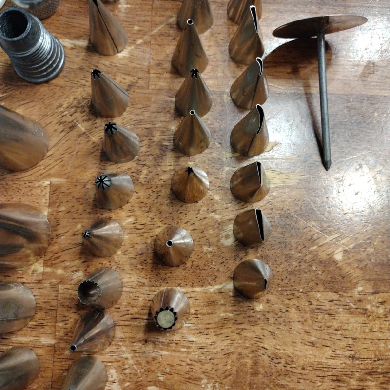 Ateco Wilton Unbranded Assorted Tools Stainless Steel Decorating Tip Lot of 50+ gallery