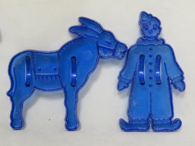 (4) Domar 1950s - Elephant, Donkey, Camel+ Dark Blue Plastic Cookie Cutters (VG) gallery