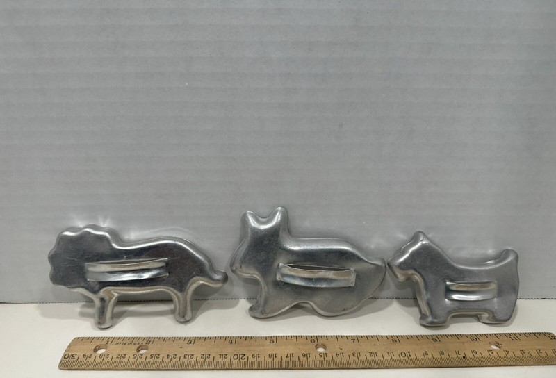 Vintage Cookie Cutters Aluminum Lot of 3; Lion, Bunny, Scottie Dog gallery